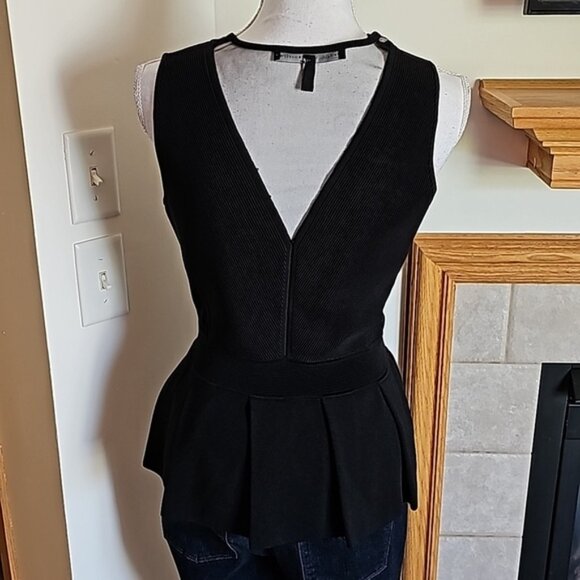 White House Black Market Top - Picture 3 of 4